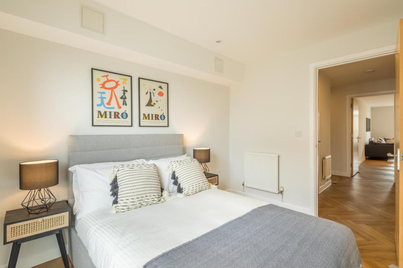 Executive 2Br Apartment Next To Station + Parking Cambridge  Exterior photo